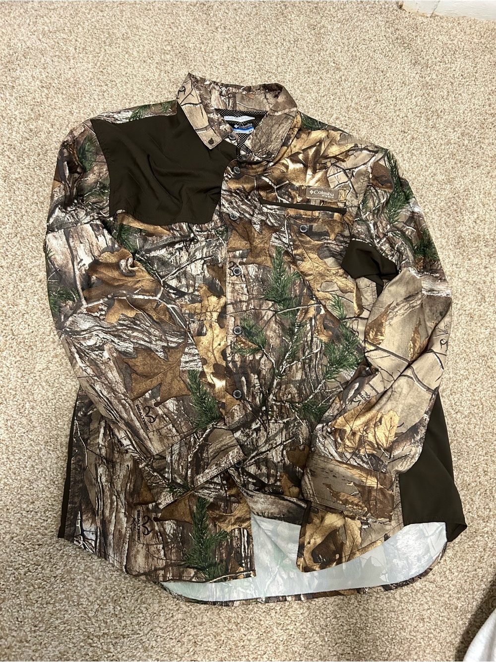 Columbia Men’s Realtree Camo Button-Down Hunting Shirt - Brown/Green